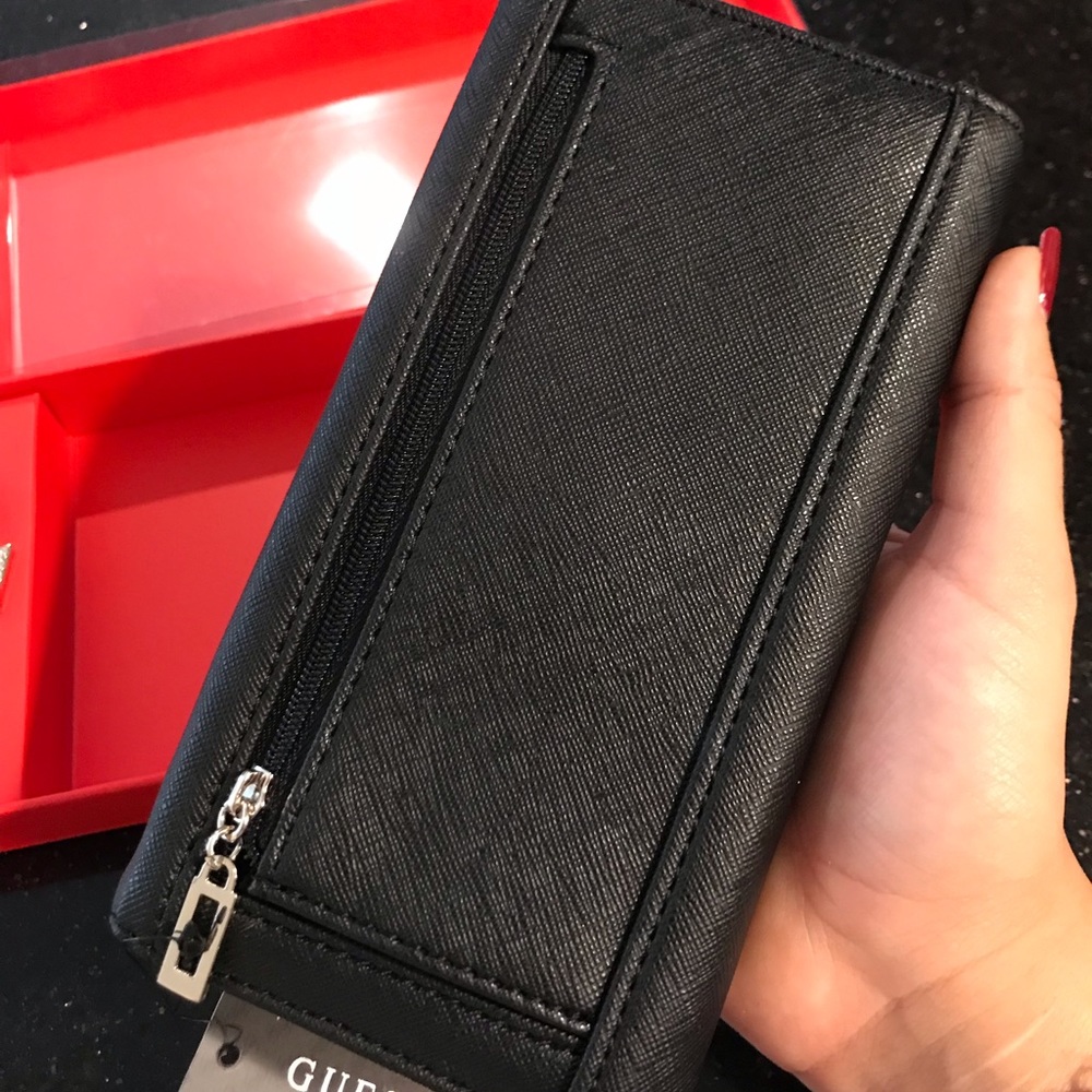 Guess Wallet - Picture 7 of 8